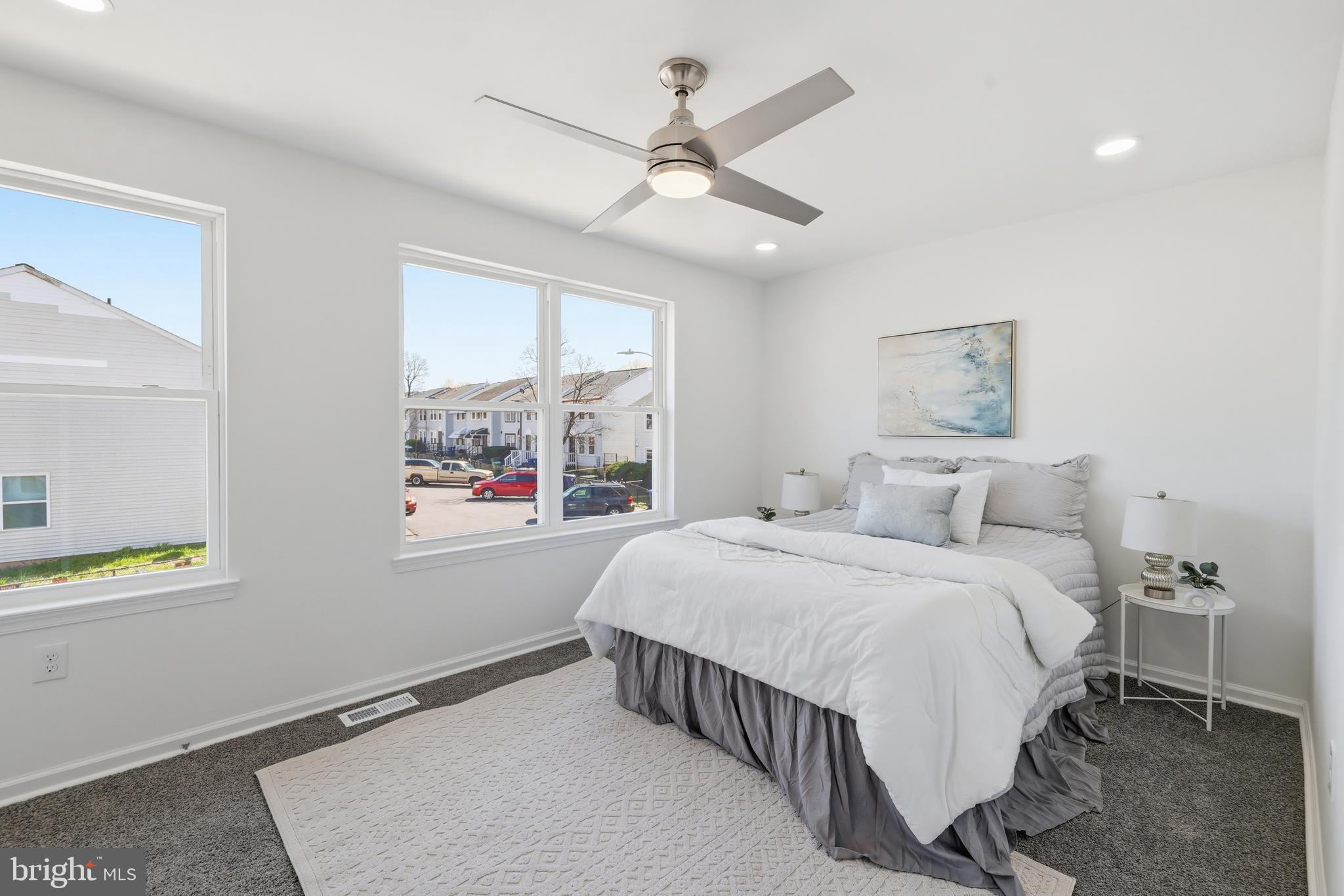 JOHNSTON SQUARE - Residential