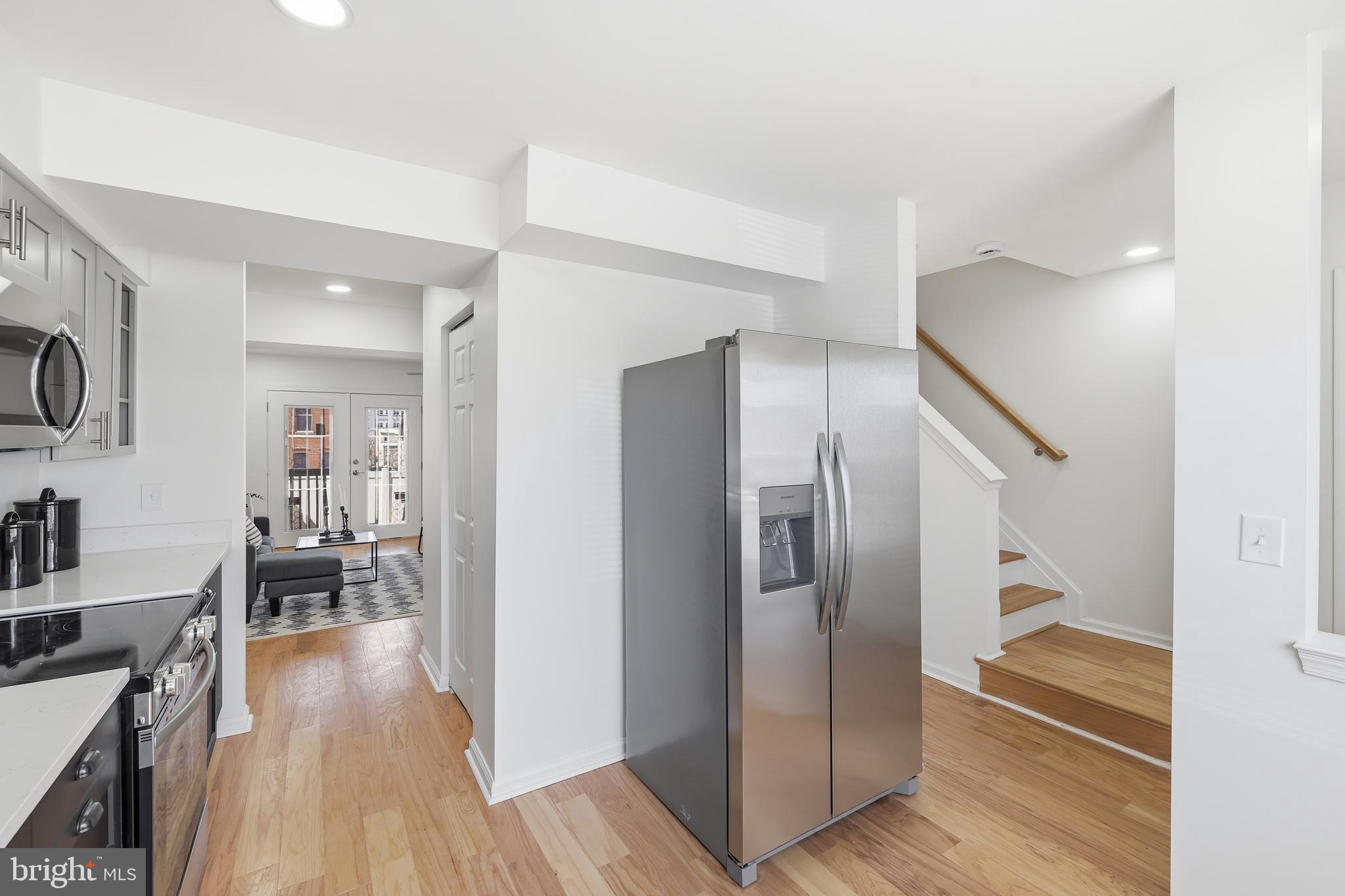 JOHNSTON SQUARE - Residential