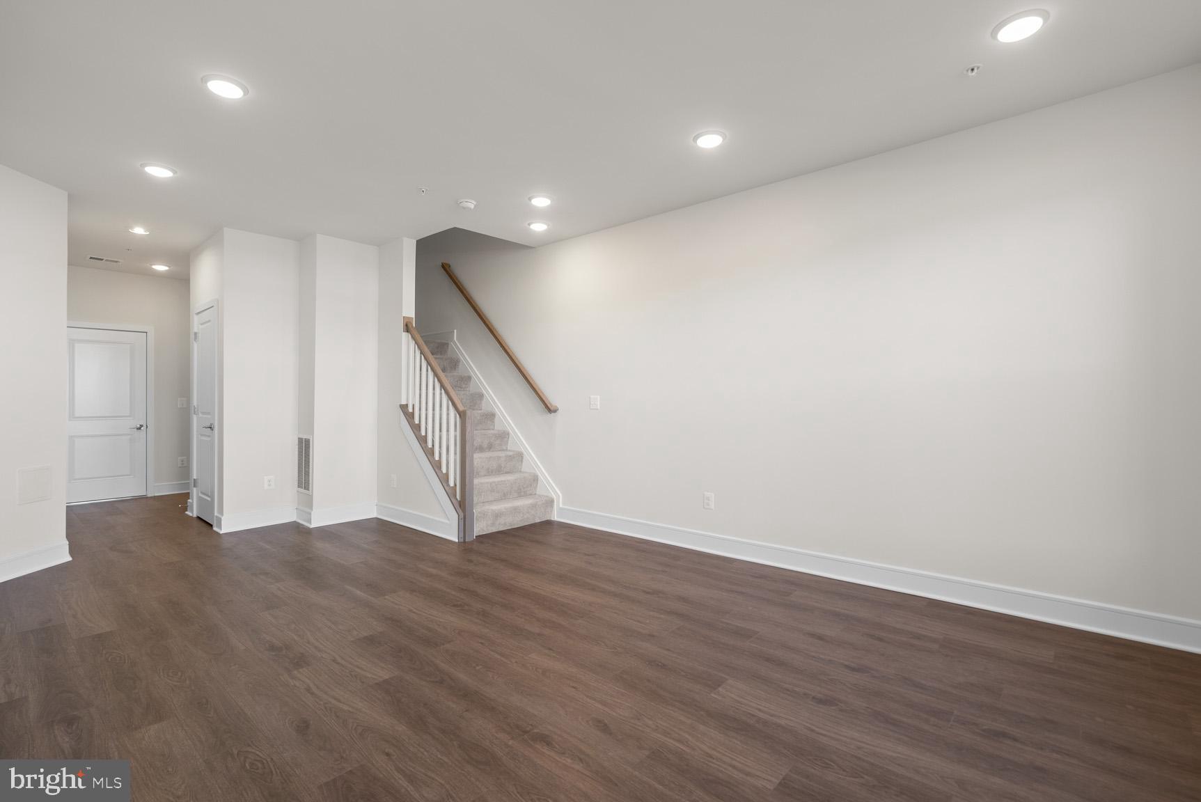 DEMOTT & SILVER - Residential