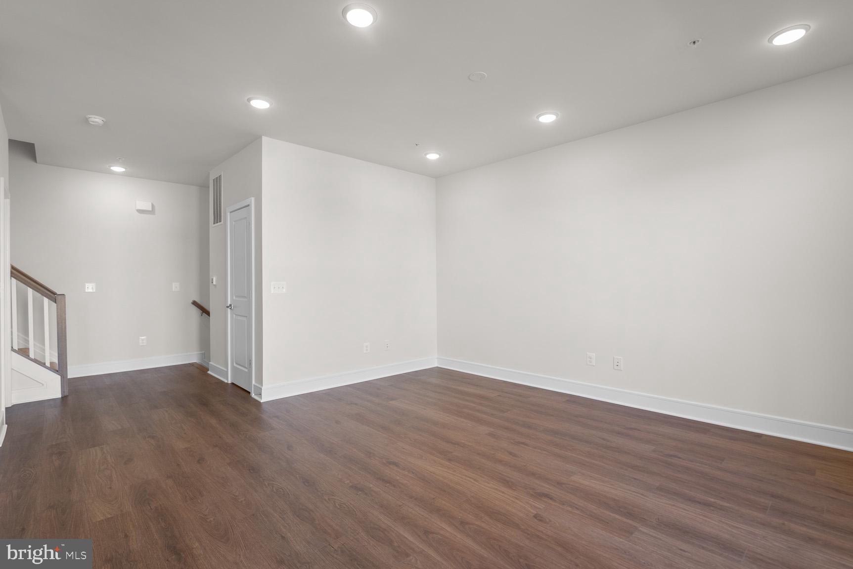 DEMOTT & SILVER - Residential