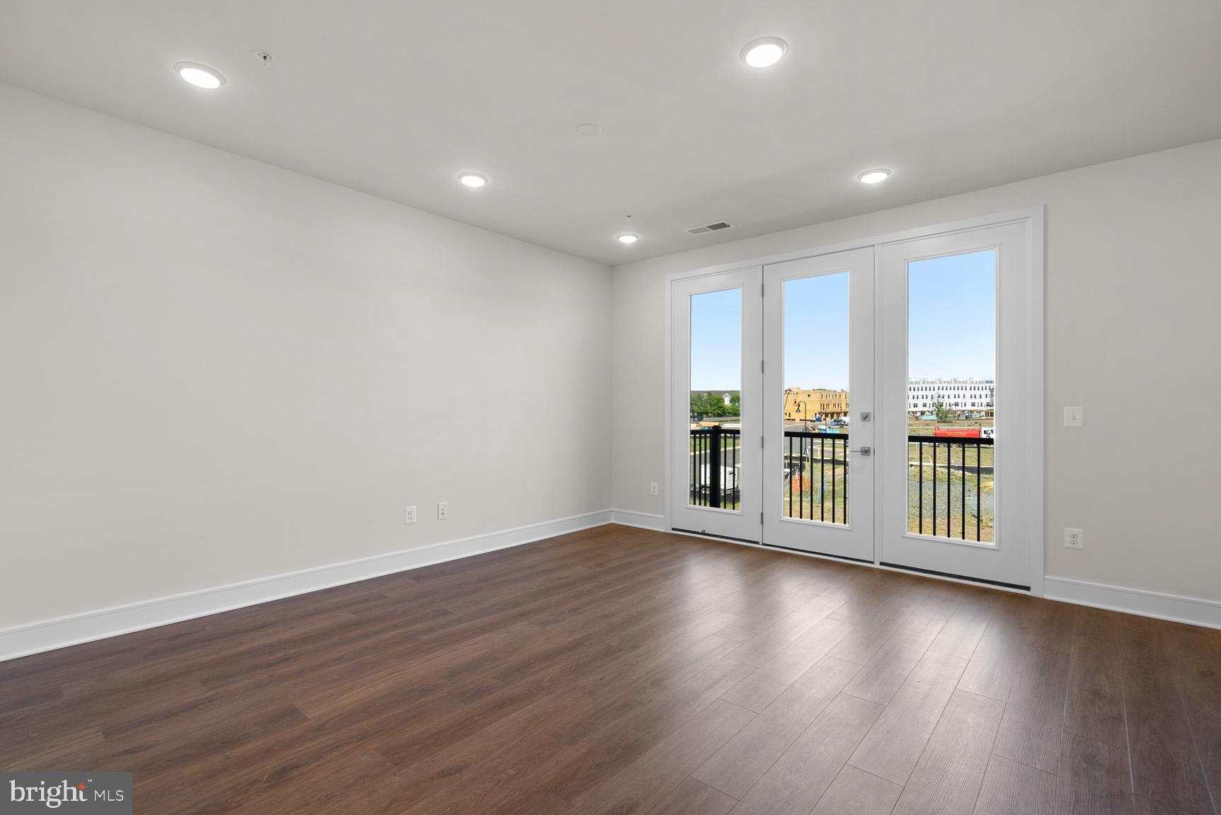 DEMOTT & SILVER - Residential