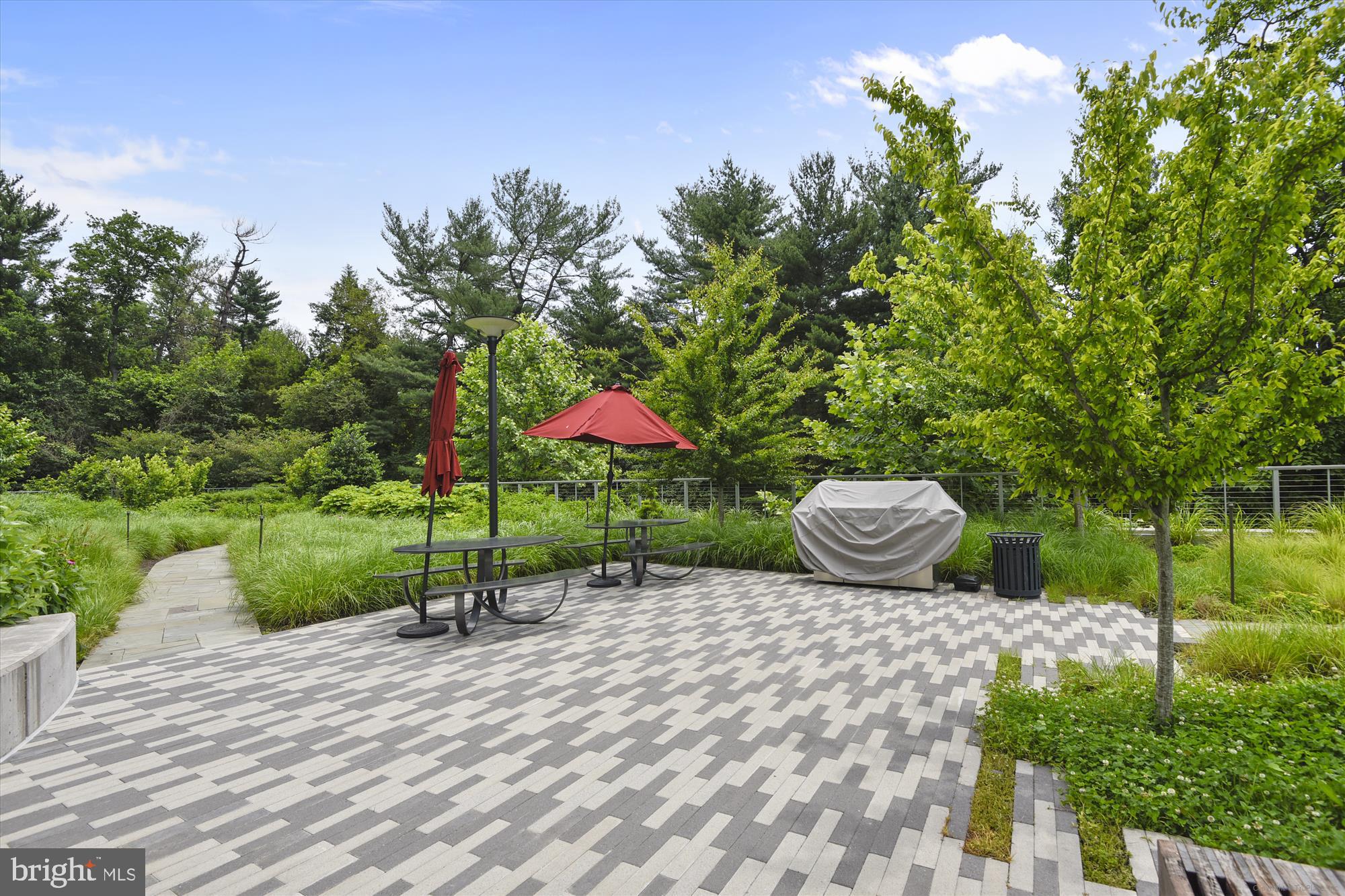 THE KENWOOD - Residential