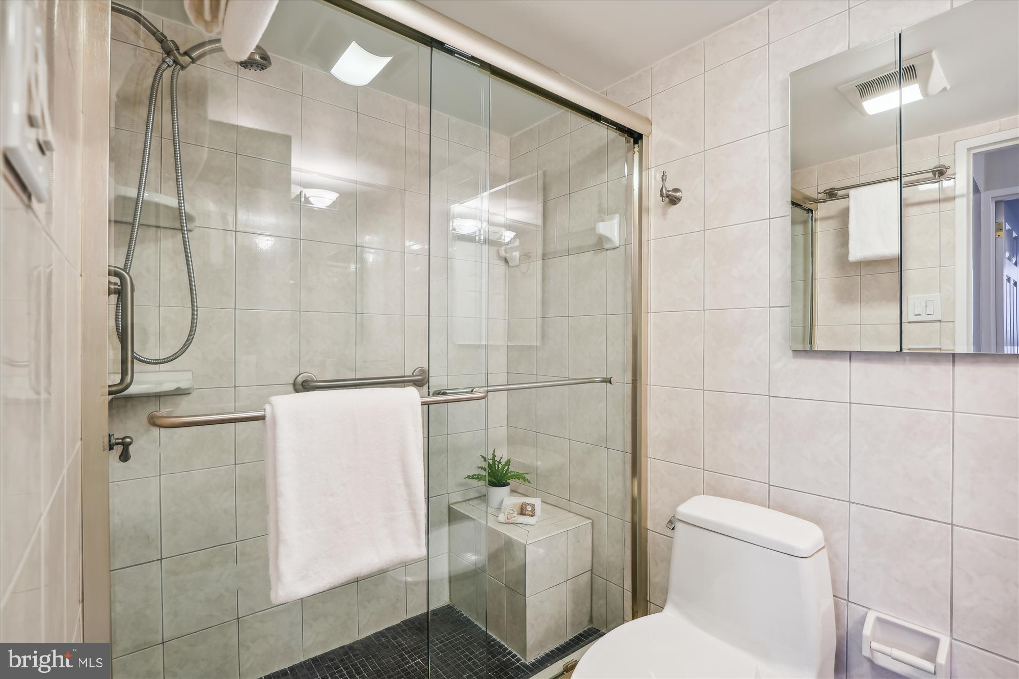 THE KENWOOD - Residential