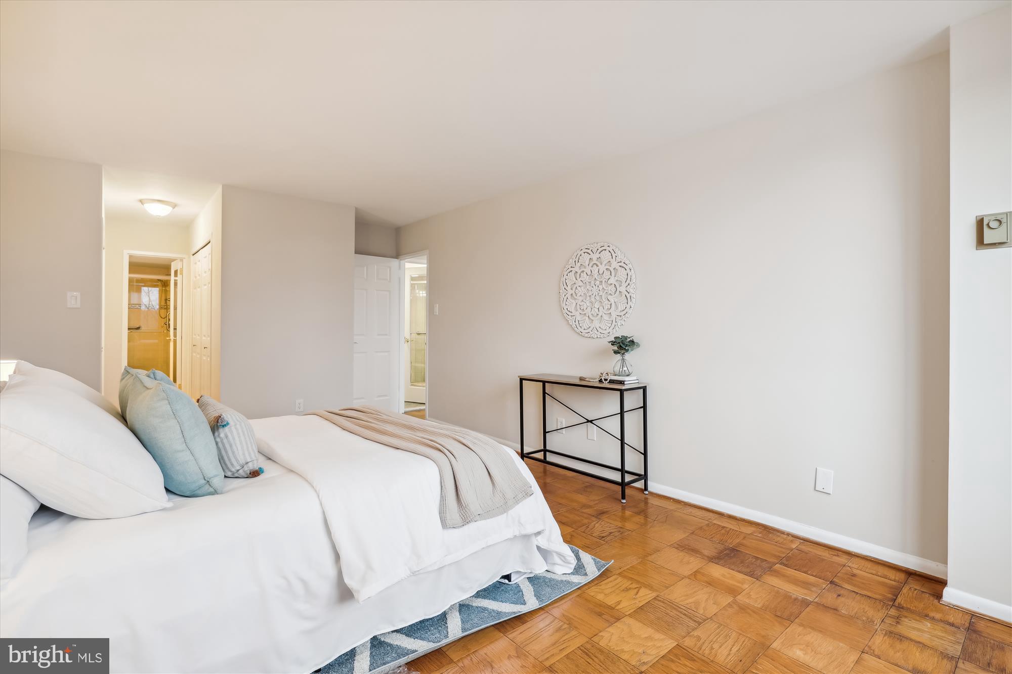 THE KENWOOD - Residential