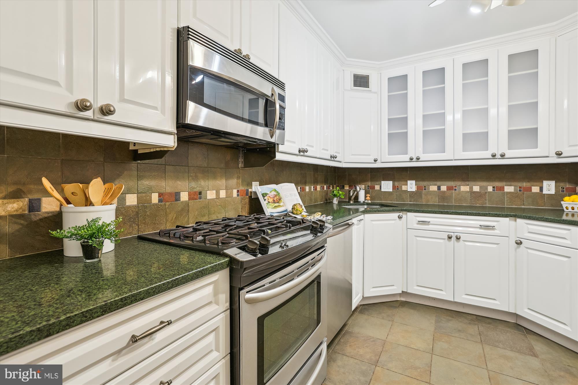 THE KENWOOD - Residential