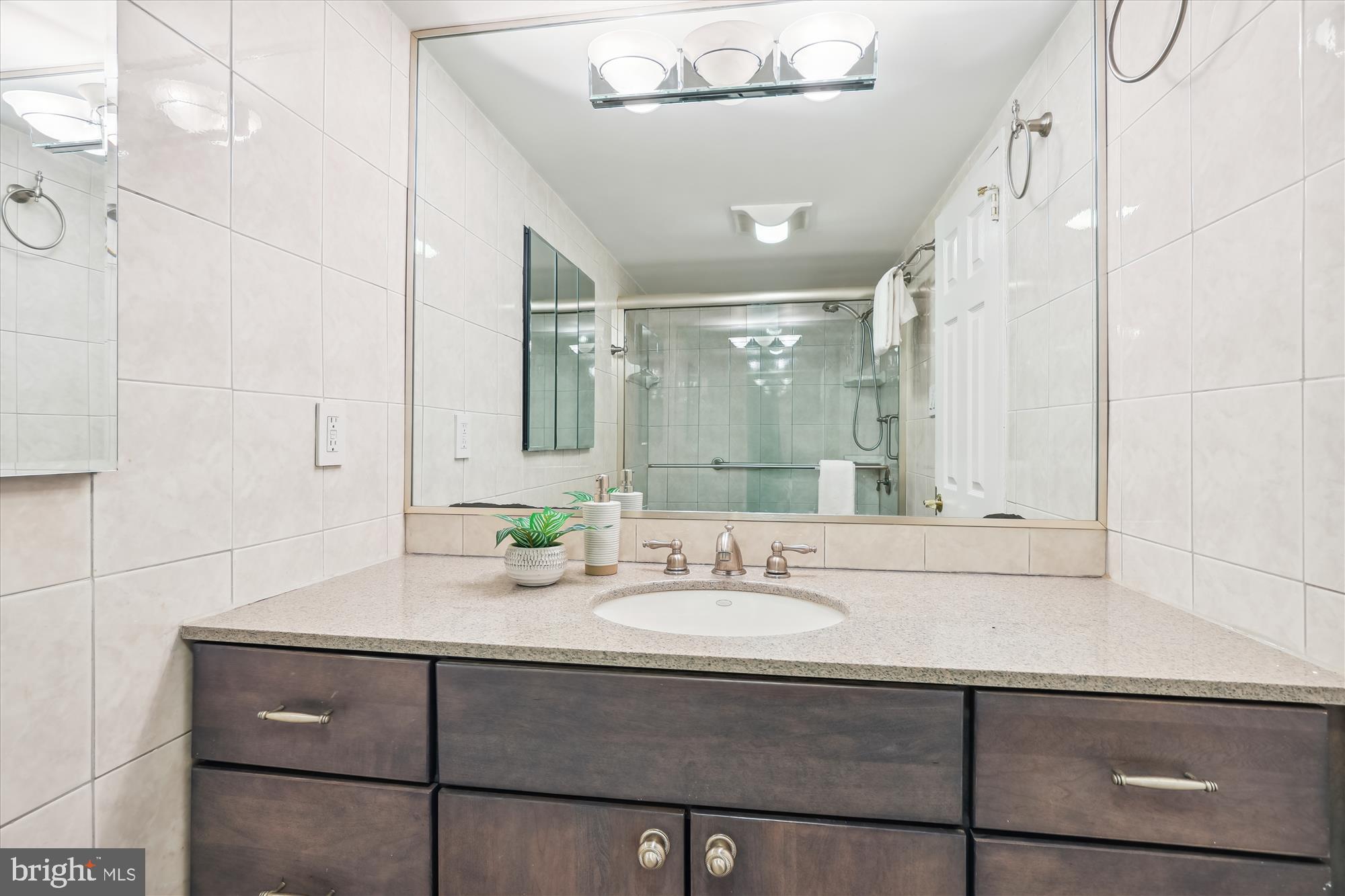 THE KENWOOD - Residential