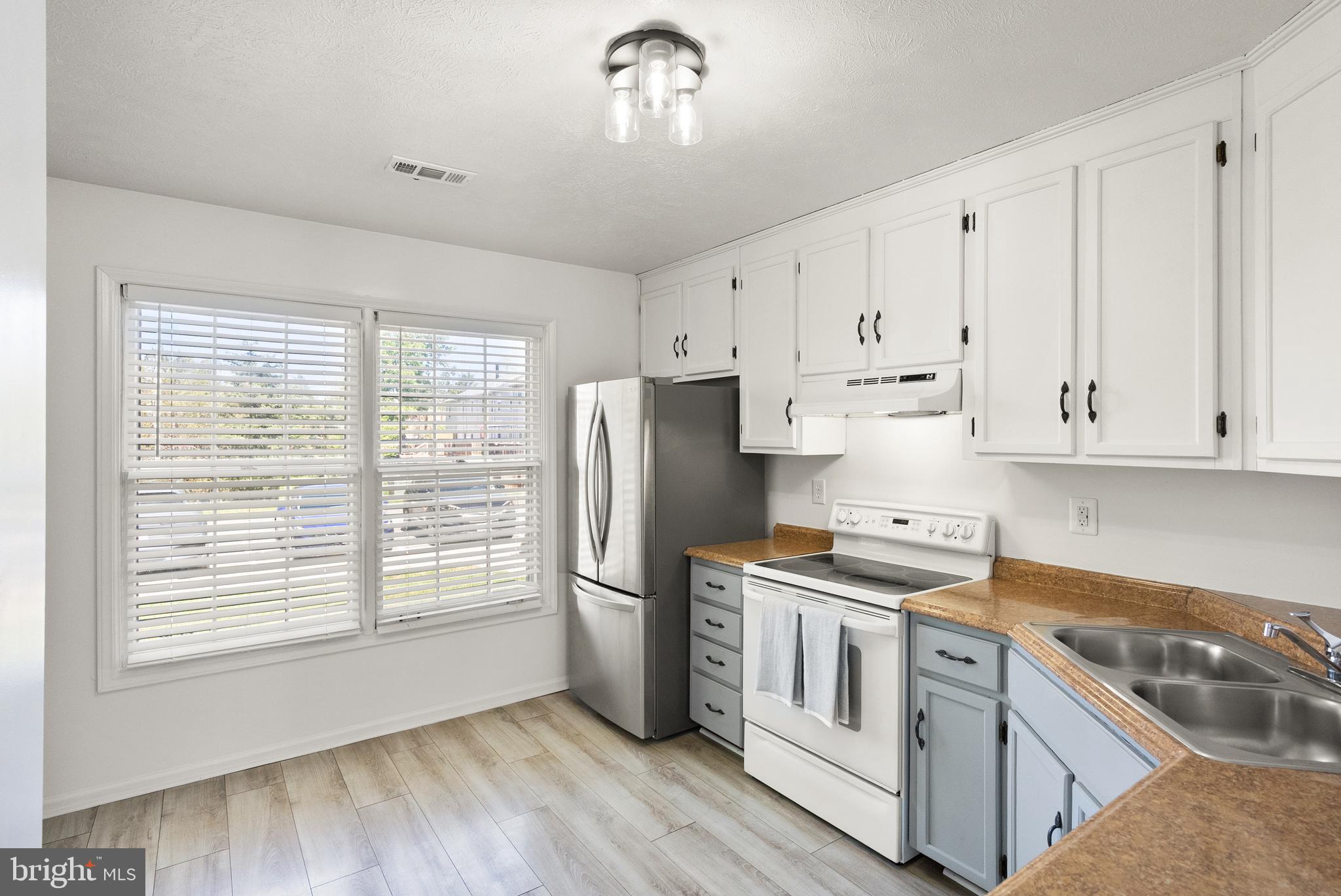 CRESTWOOD VILLAGE - Residential