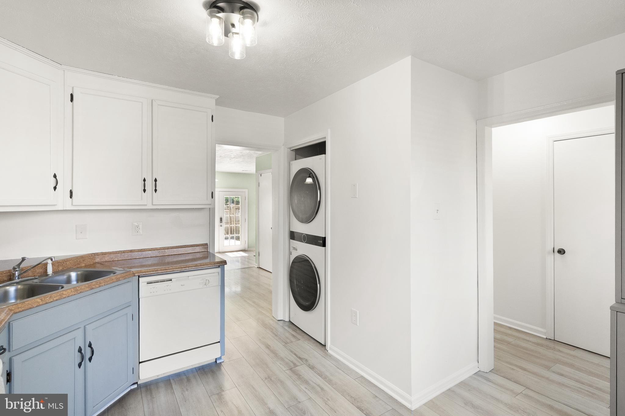 CRESTWOOD VILLAGE - Residential