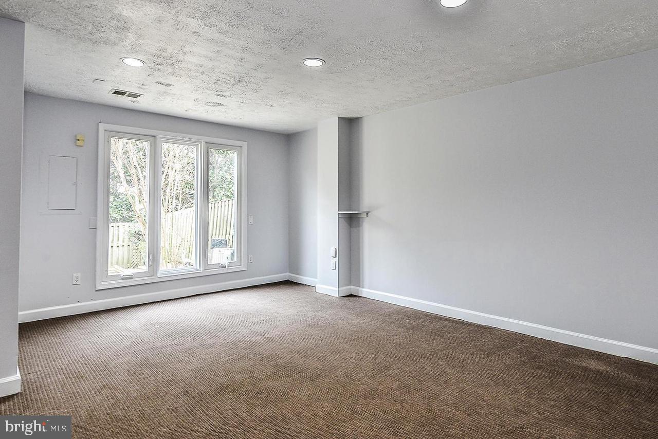 OLD BRIDGE ESTATES - Residential Lease