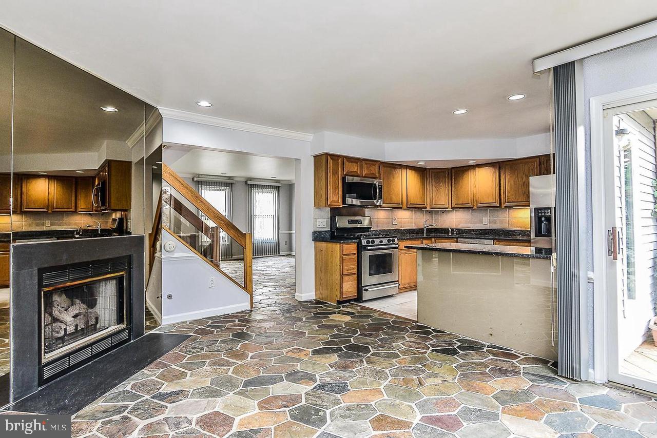 OLD BRIDGE ESTATES - Residential Lease