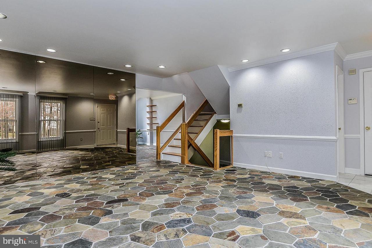 OLD BRIDGE ESTATES - Residential Lease