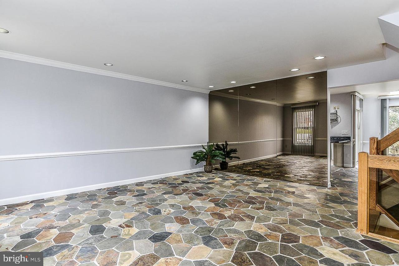 OLD BRIDGE ESTATES - Residential Lease