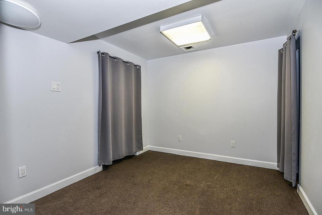 OLD BRIDGE ESTATES - Residential Lease