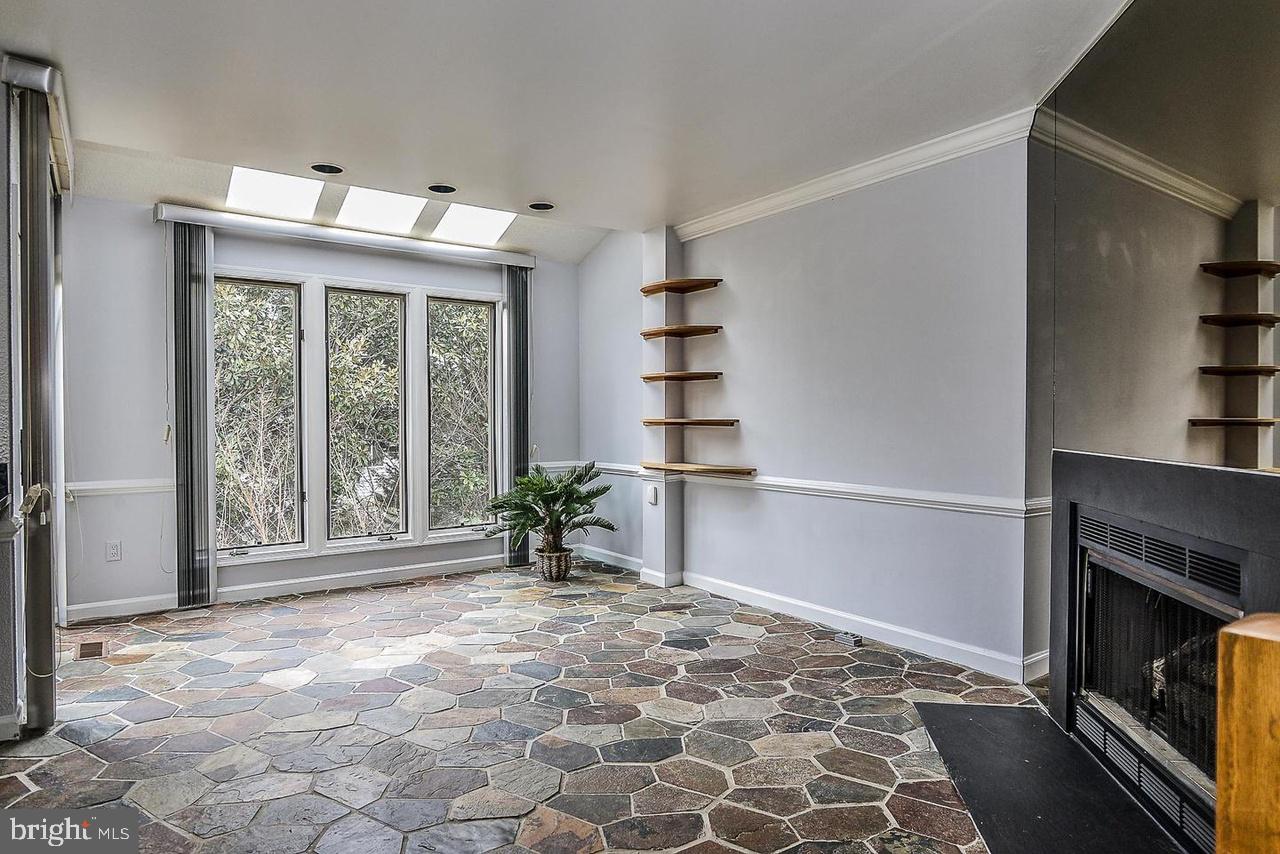 OLD BRIDGE ESTATES - Residential Lease