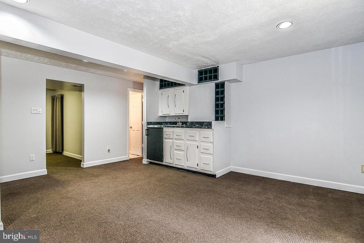 OLD BRIDGE ESTATES - Residential Lease