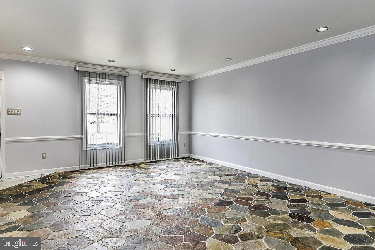 OLD BRIDGE ESTATES - Residential Lease