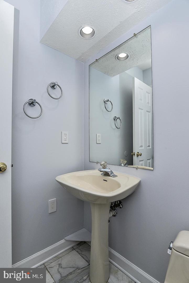 OLD BRIDGE ESTATES - Residential Lease