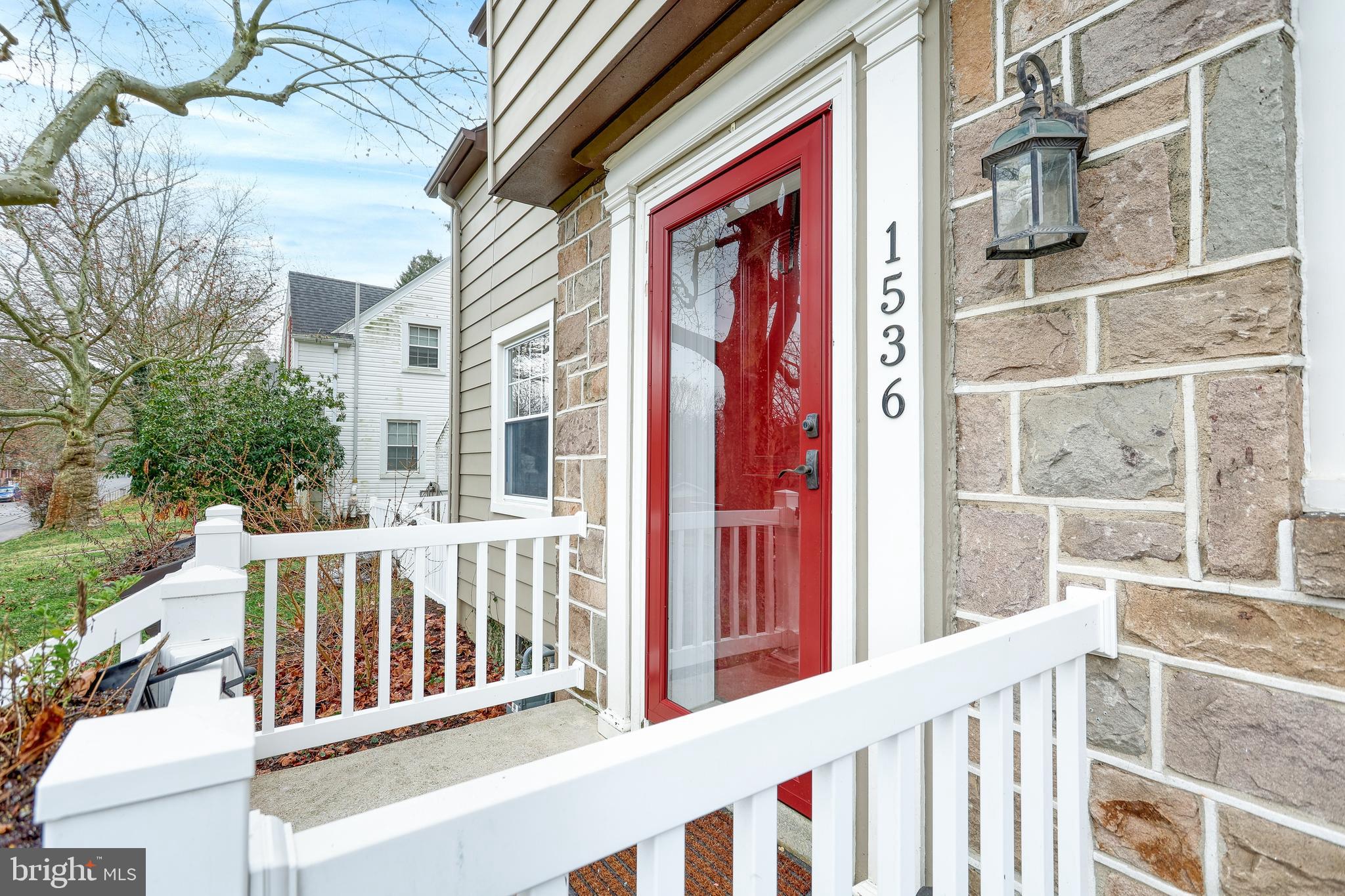 STRATHCONA HILLS - Residential