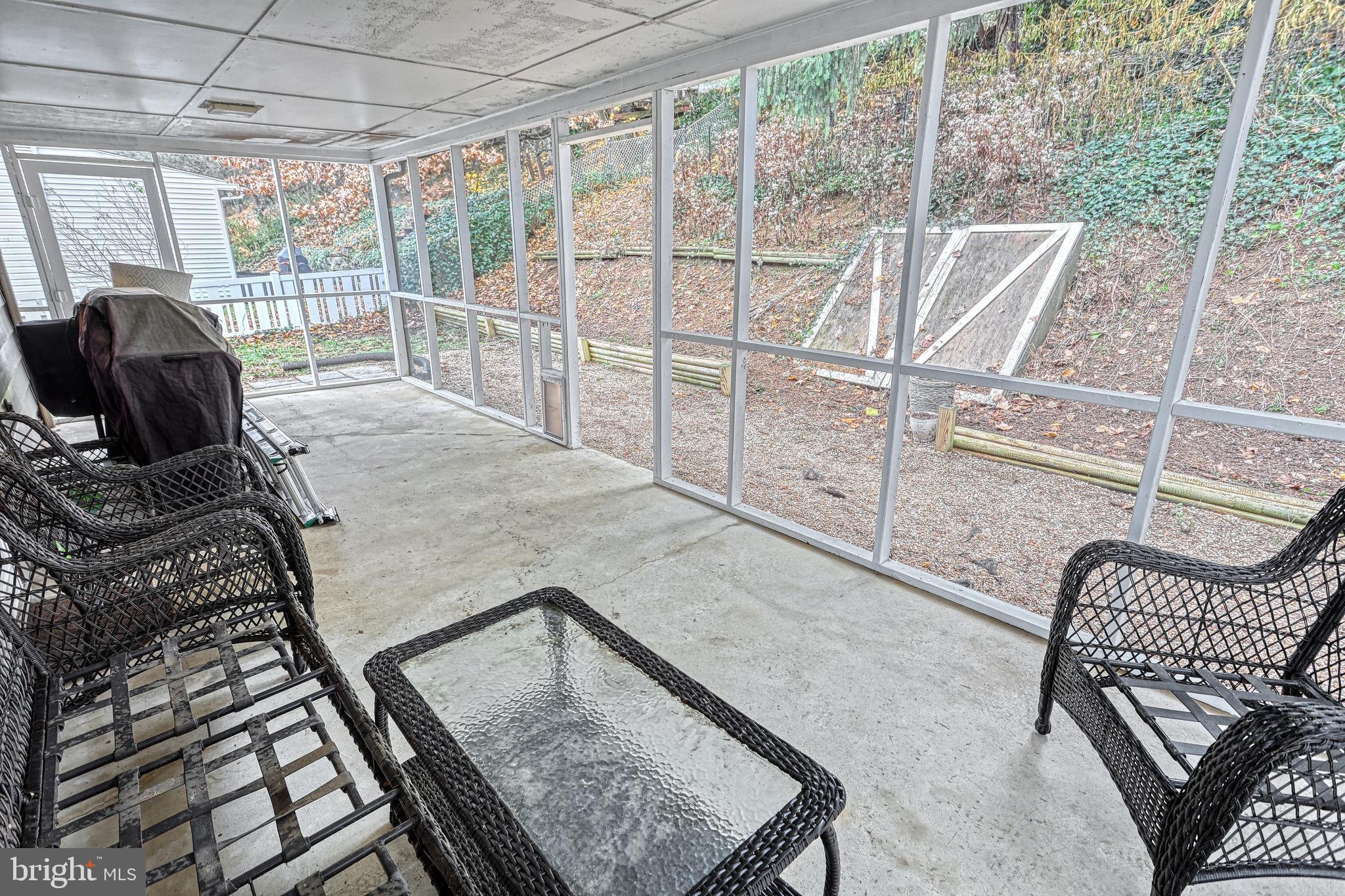 STRATHCONA HILLS - Residential