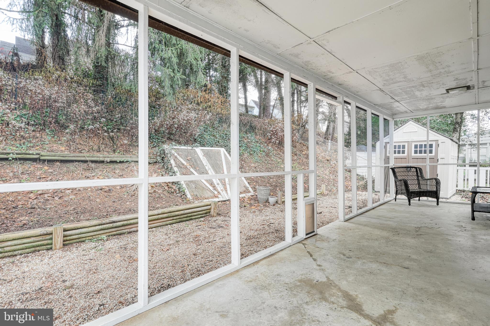 STRATHCONA HILLS - Residential