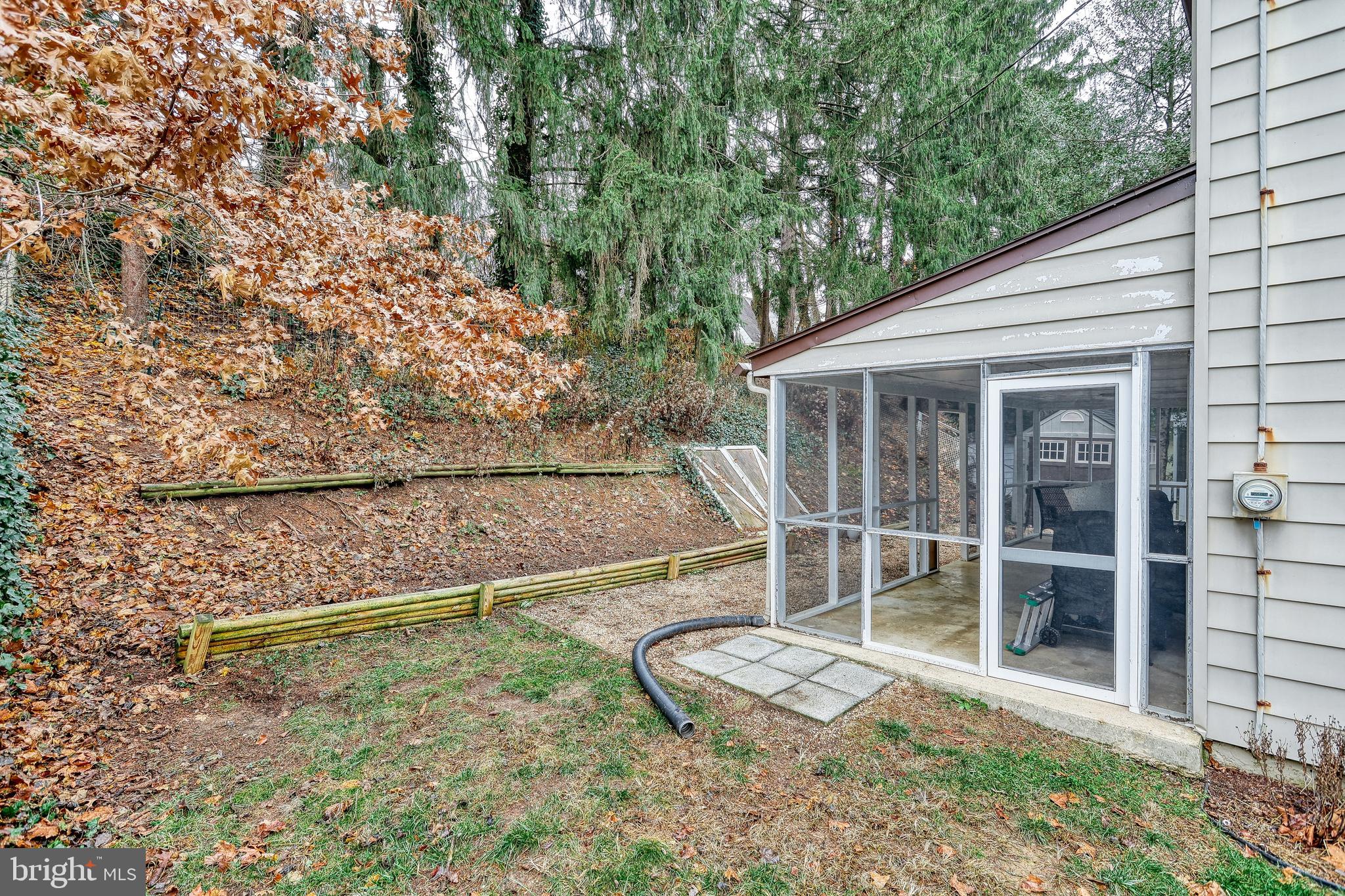 STRATHCONA HILLS - Residential