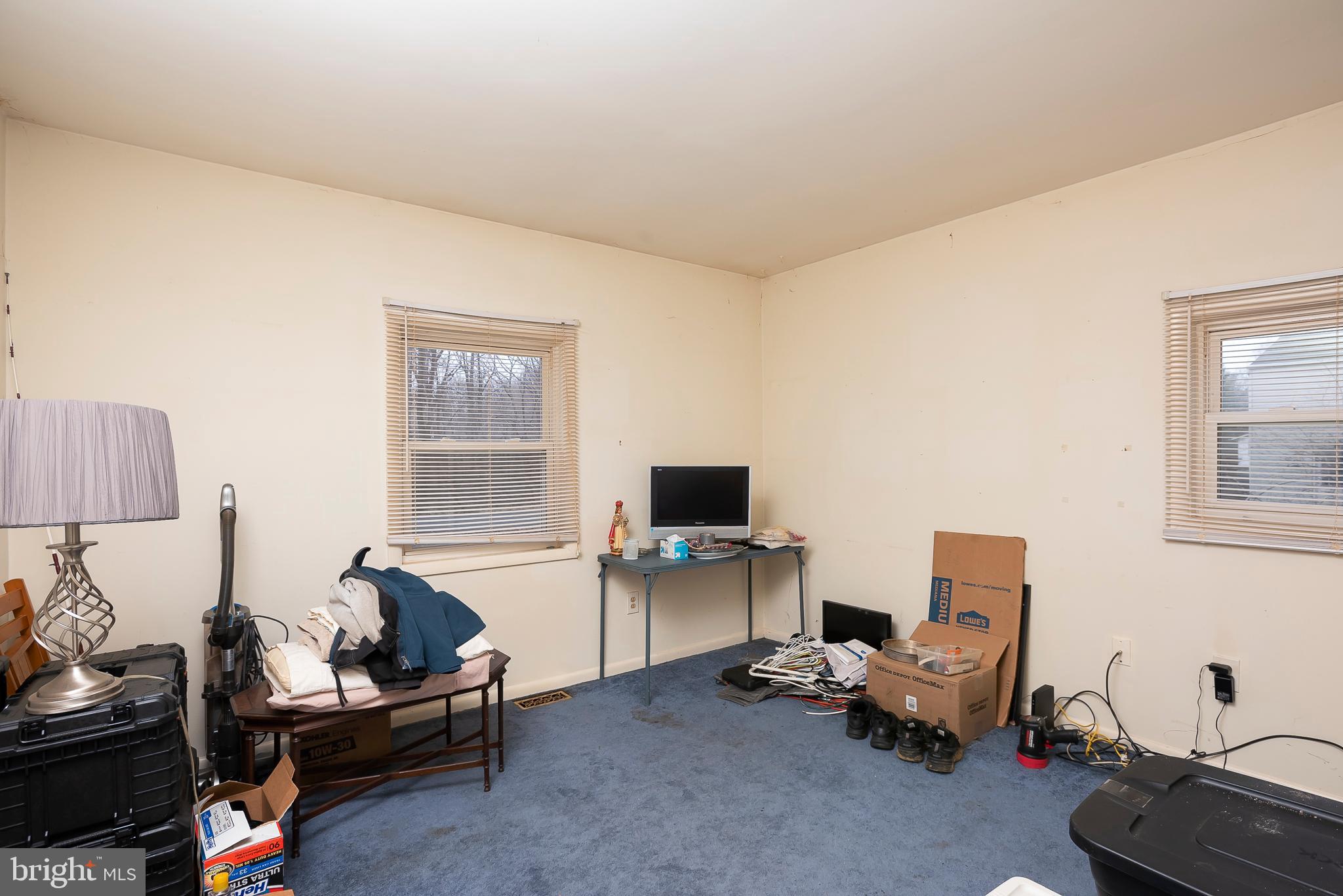 ROLLING KNOLLS - Residential