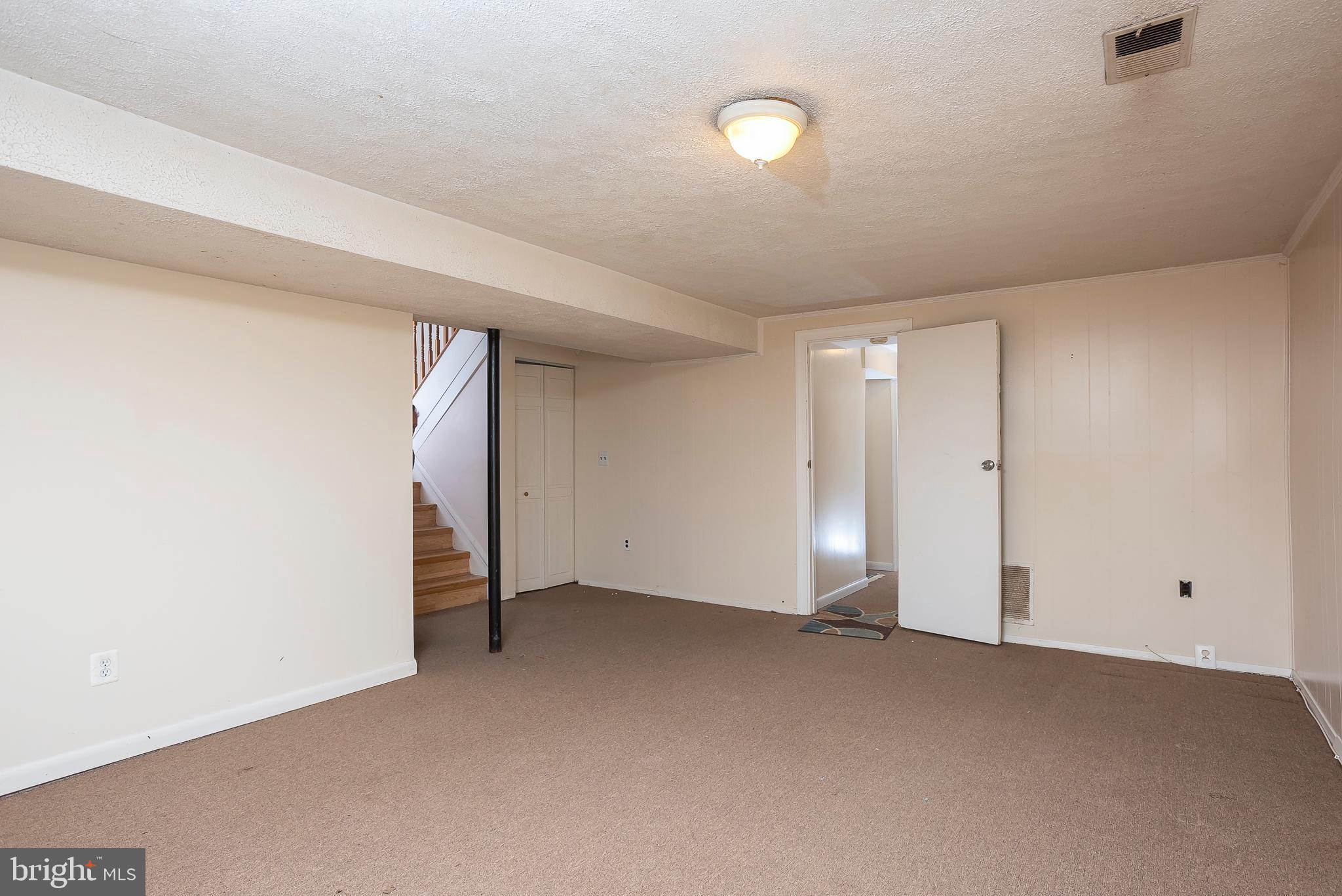 ROLLING KNOLLS - Residential