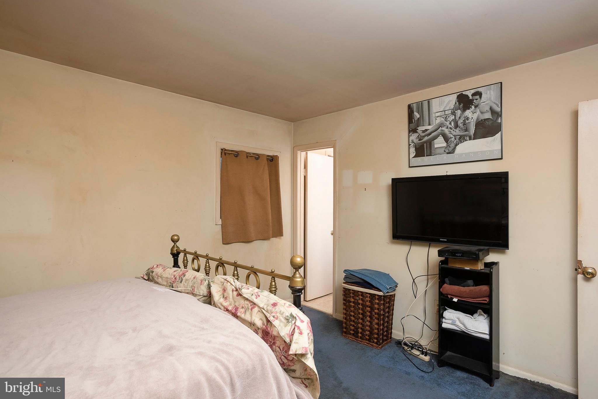 ROLLING KNOLLS - Residential