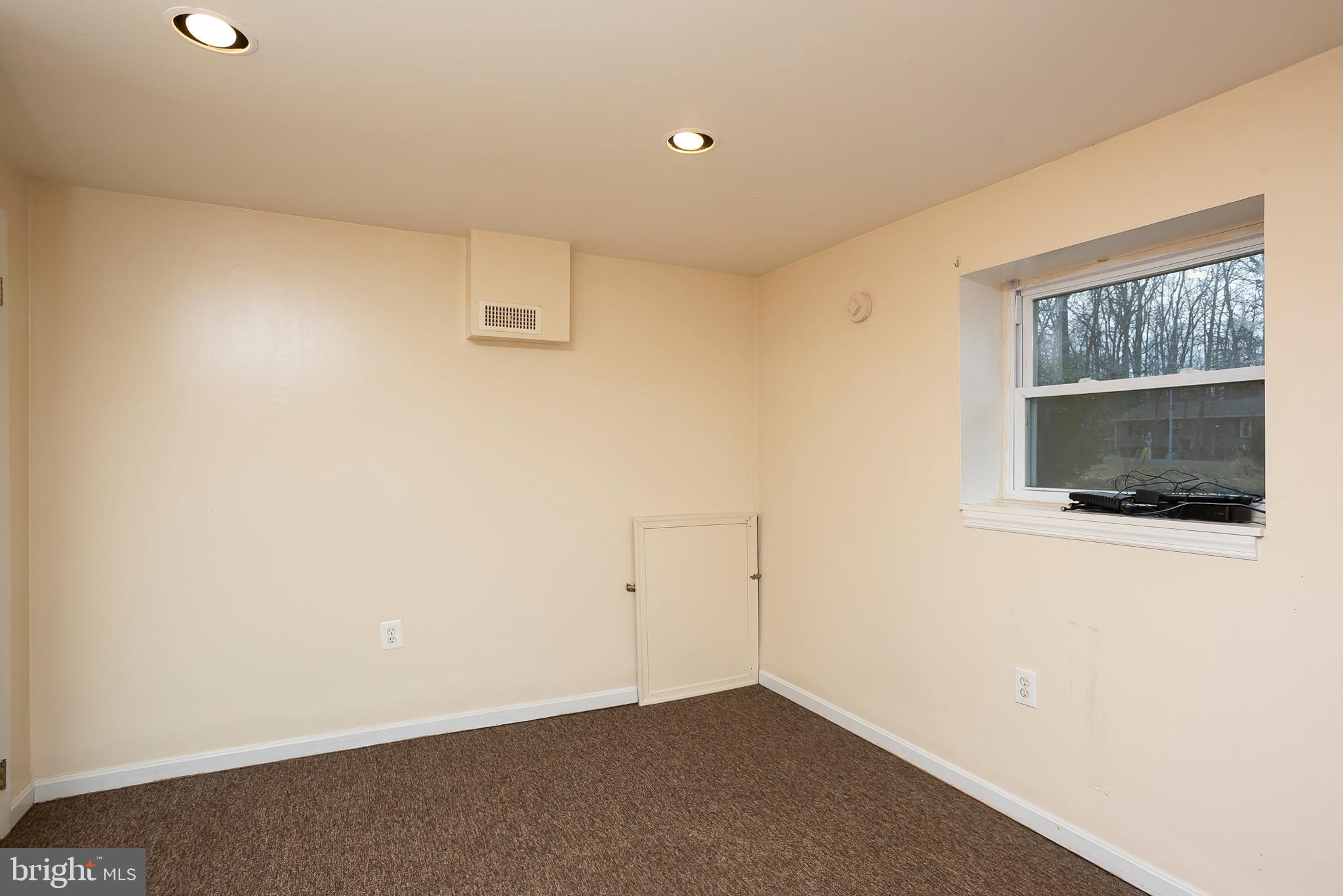 ROLLING KNOLLS - Residential