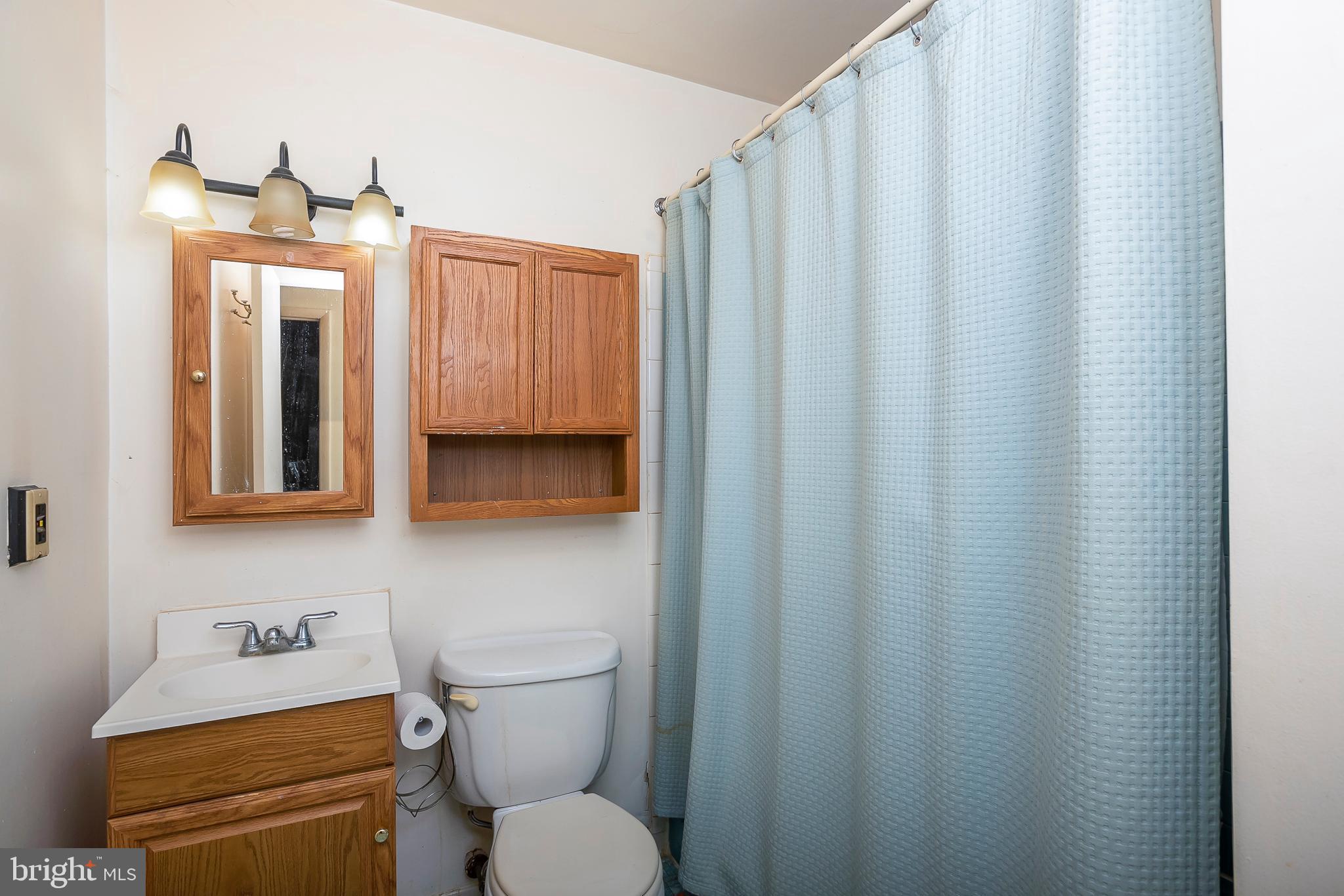 ROLLING KNOLLS - Residential