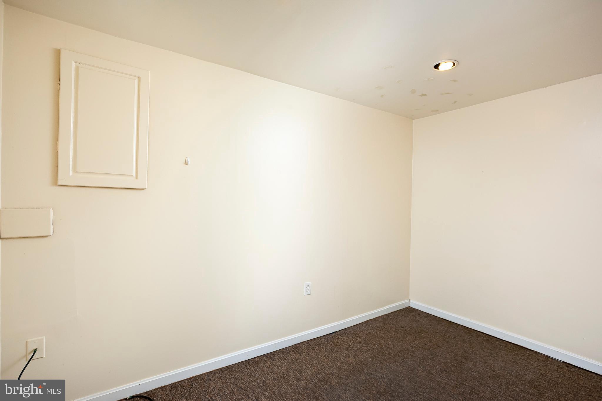 ROLLING KNOLLS - Residential