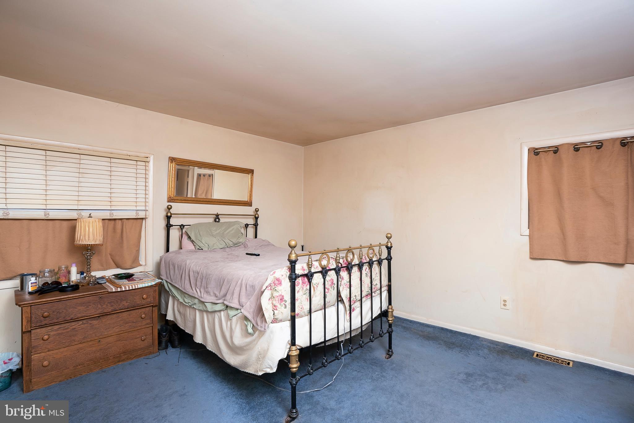 ROLLING KNOLLS - Residential