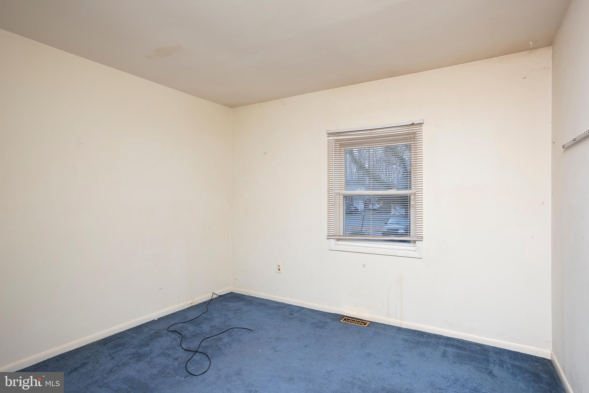 ROLLING KNOLLS - Residential