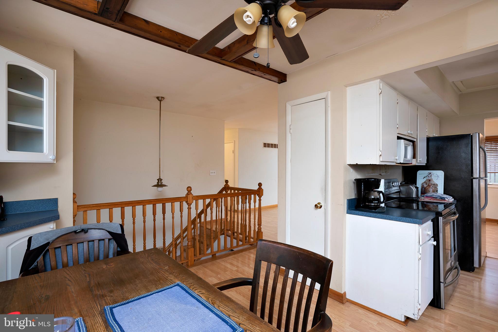 ROLLING KNOLLS - Residential