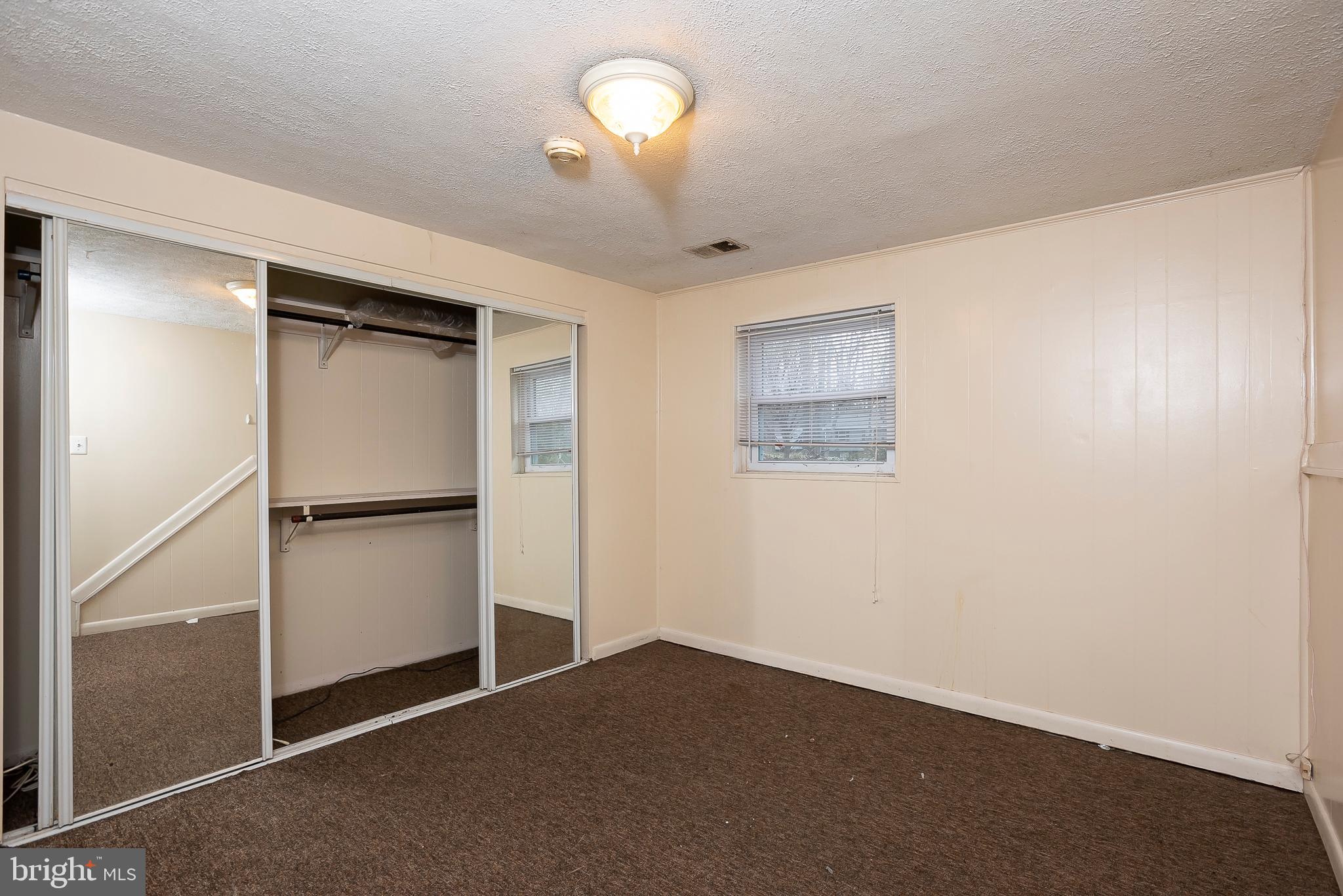 ROLLING KNOLLS - Residential