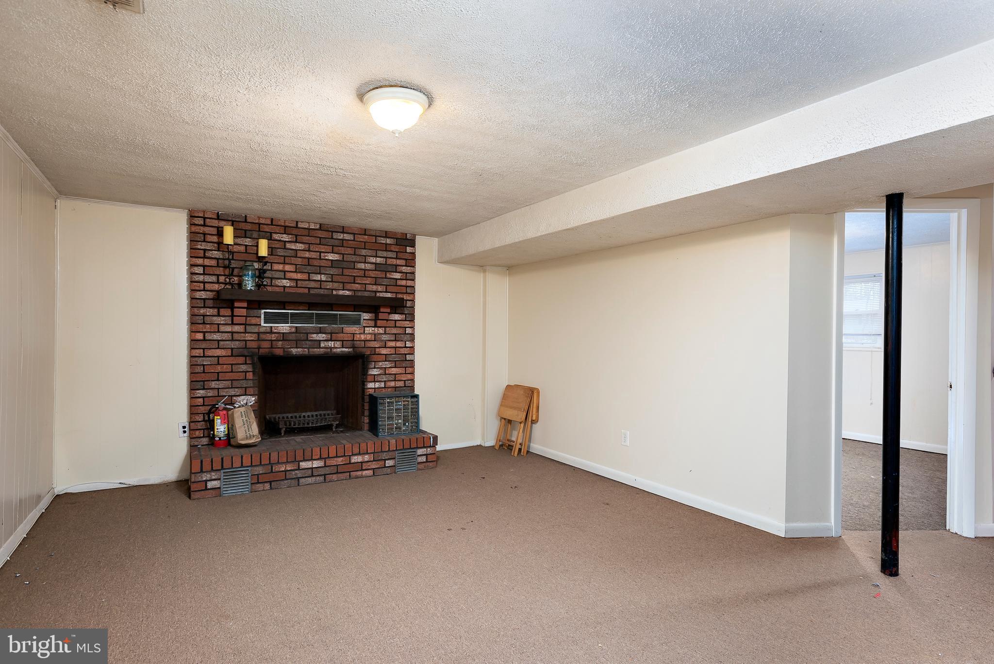 ROLLING KNOLLS - Residential