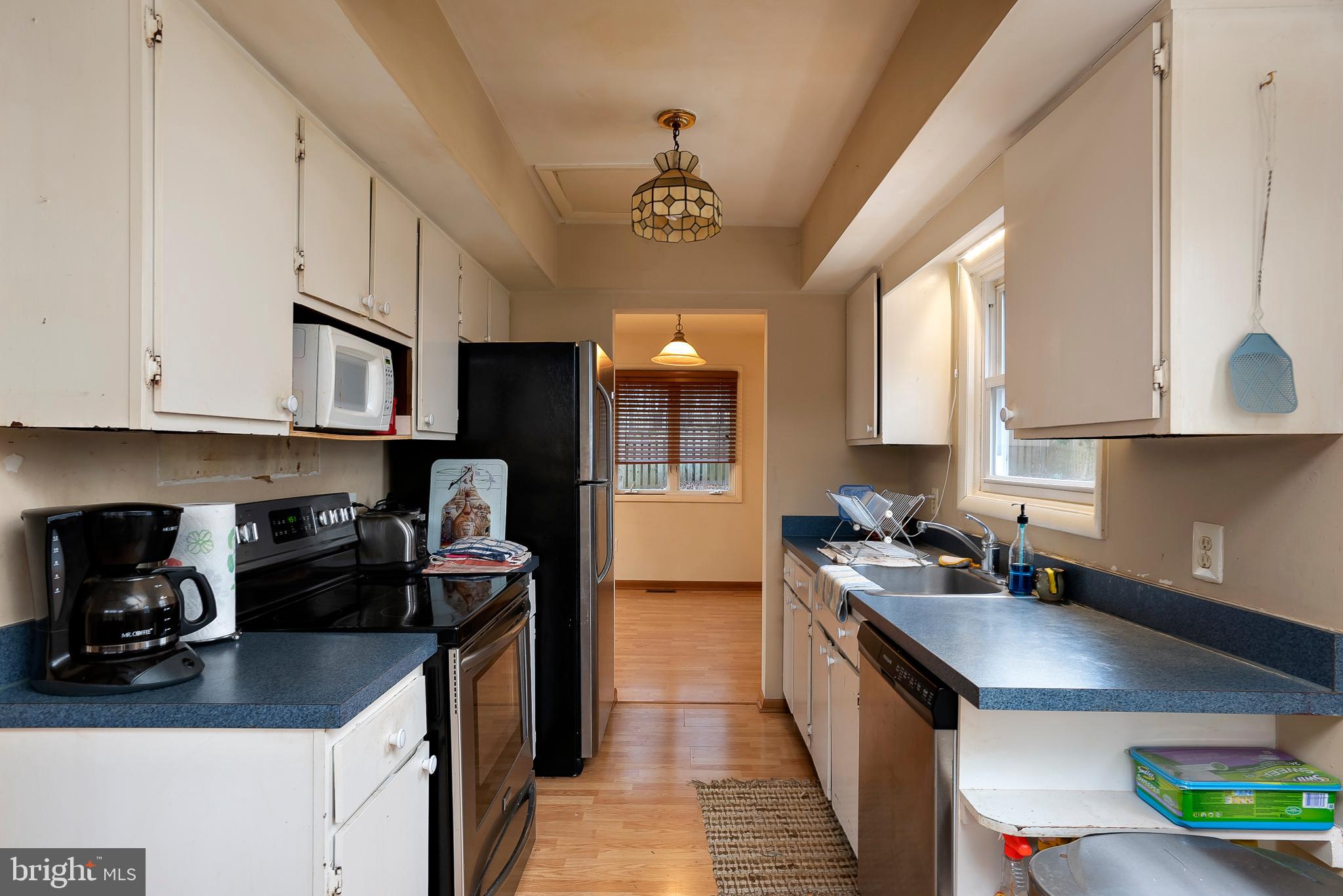 ROLLING KNOLLS - Residential