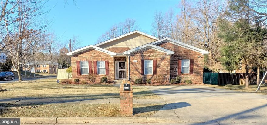 Beautiful brick front  rambler featuring  hardwood floors thru out , four bedrooms, two  full and 1 half baths kitchen with stainless steel appliances, large family  room that's great for family gathering. Deck off family room, overlooking  beautiful sunny back yard.  
Near major commutes, Rte 5 Branch  Avenue, ,495 and 295.  short distance to Andrews AFB,  and National Harbor
