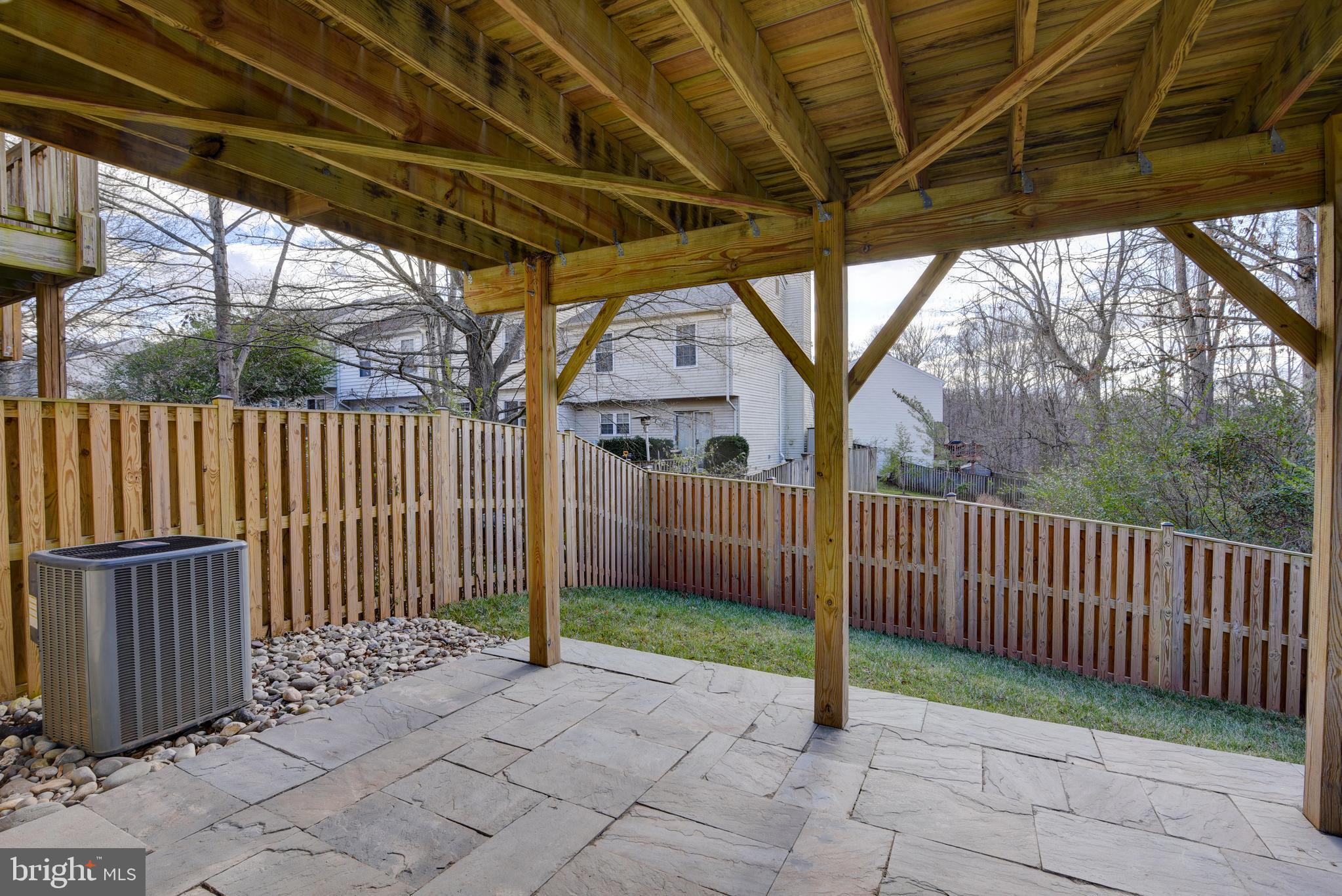 LONDON TOWN WEST - Residential