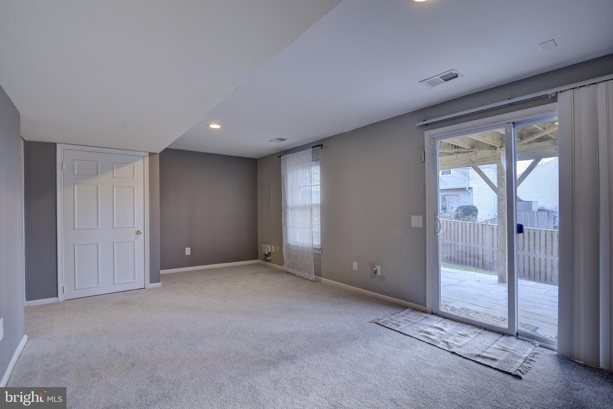 LONDON TOWN WEST - Residential