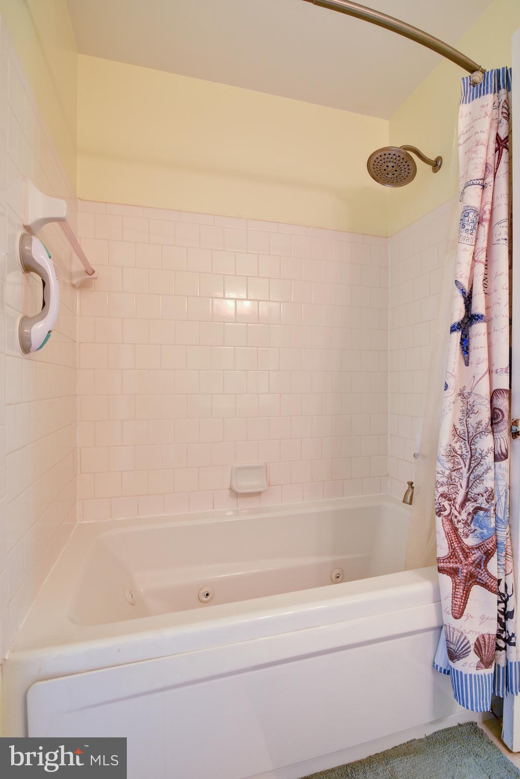 LONDON TOWN WEST - Residential