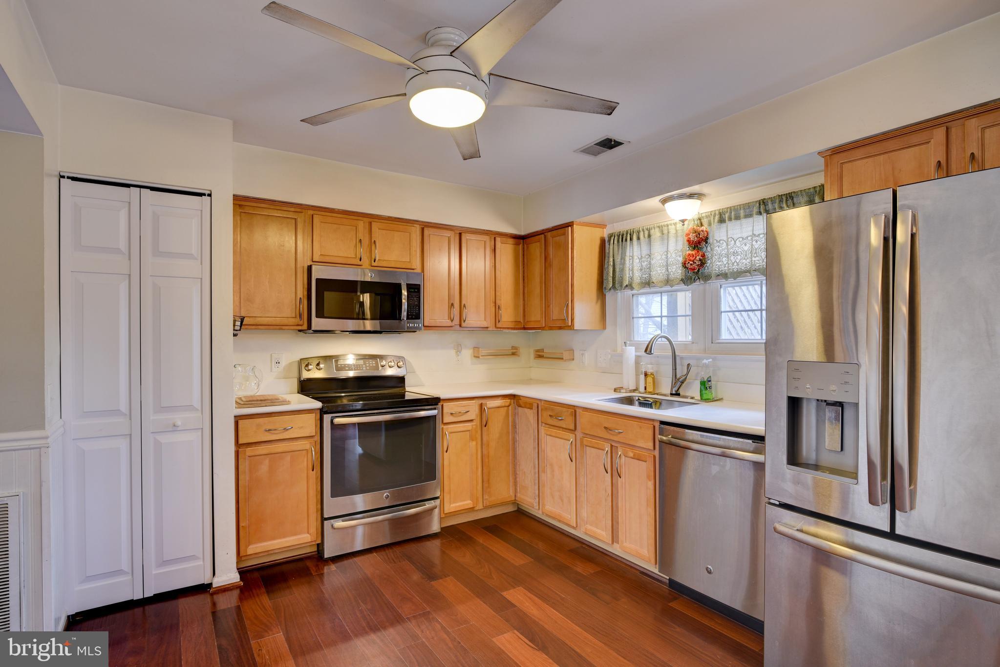 LONDON TOWN WEST - Residential