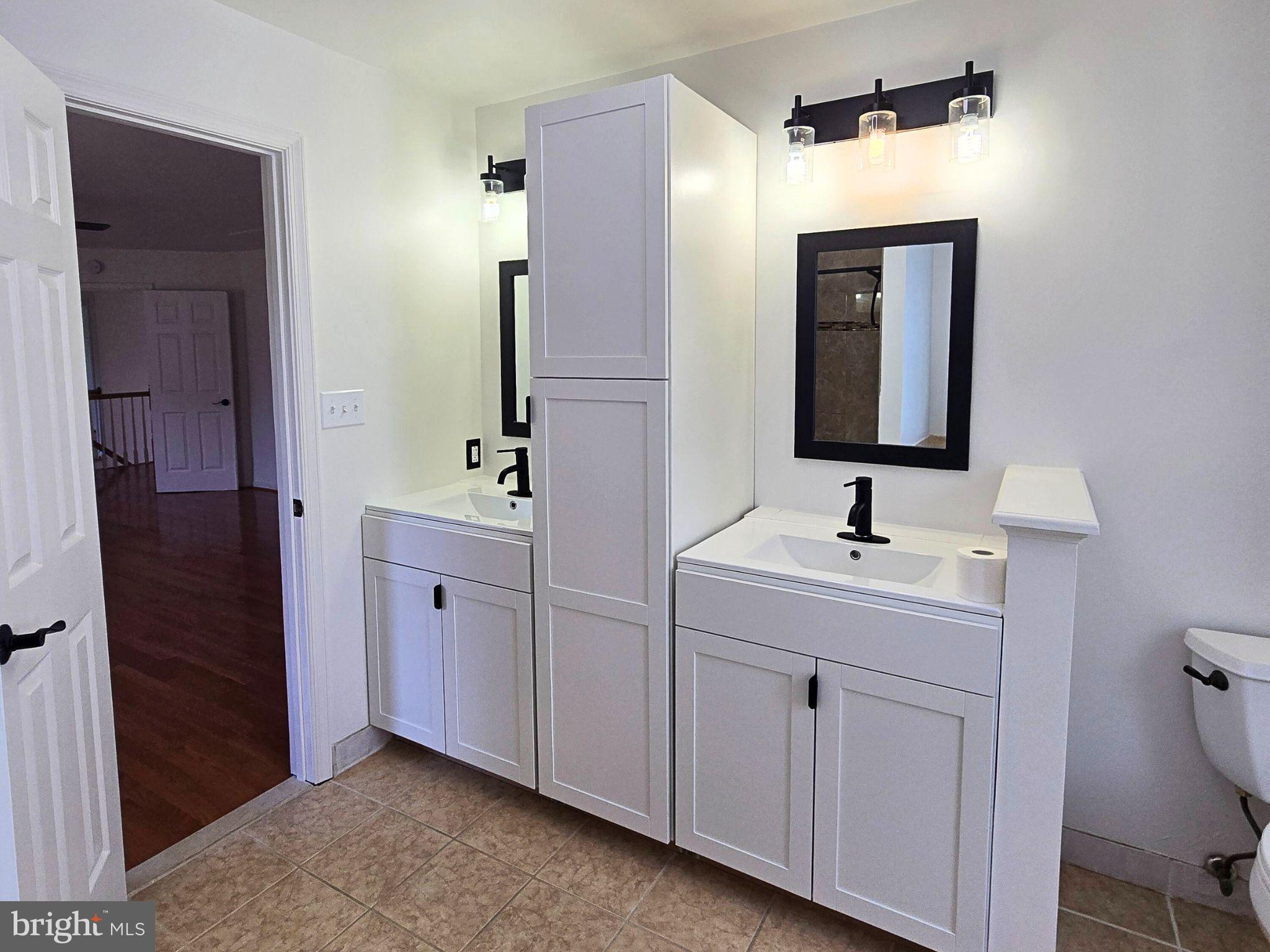 STAFFORD LAKES - Residential