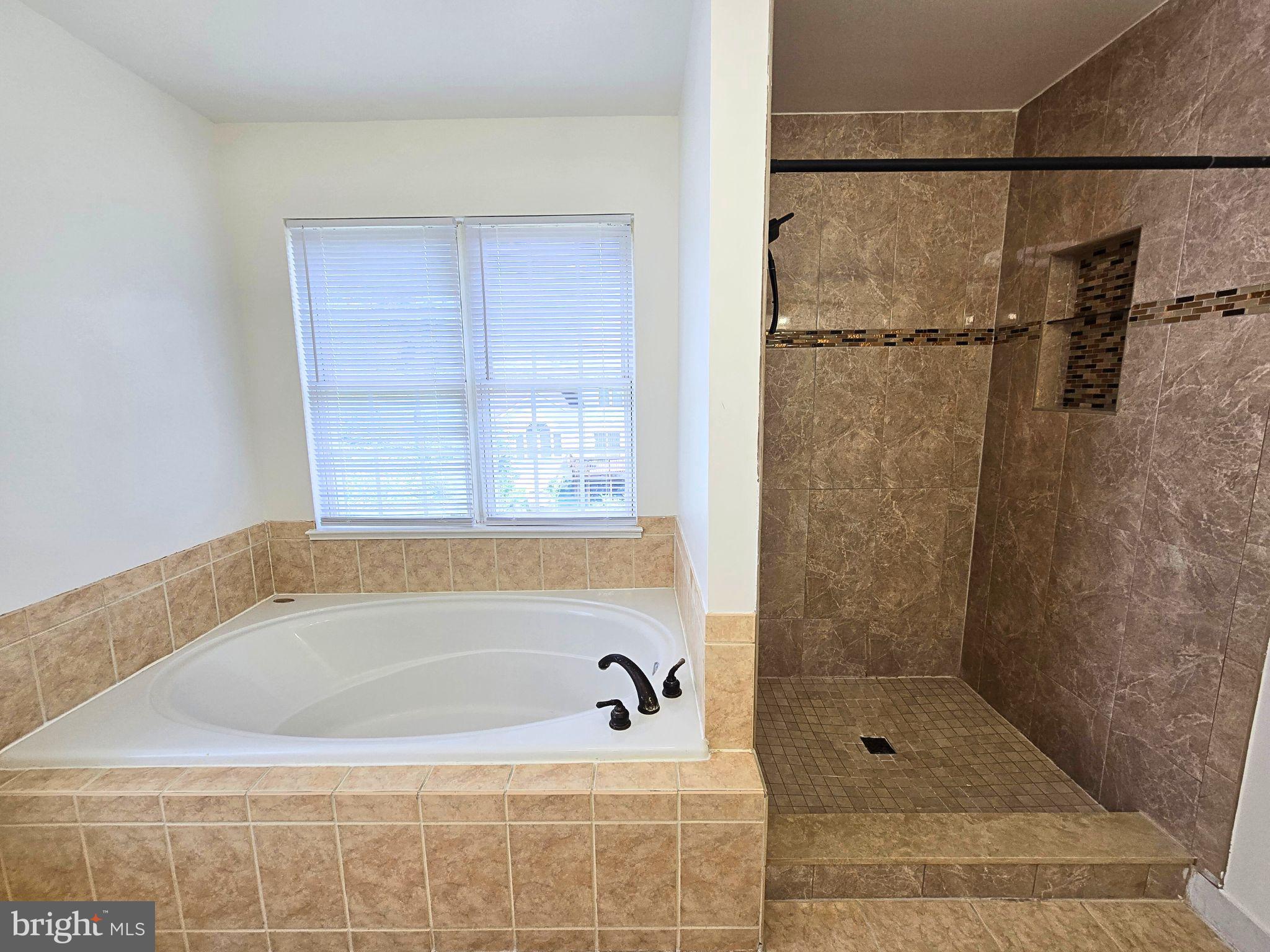 STAFFORD LAKES - Residential