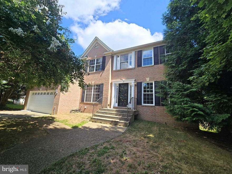 Sellers are motivated! 
Discover spacious elegance in this 5-bed 4.5 bath home nestled in the coveted Stafford Lake Community. Offering a perfect blend of comfort and style, this home features generous living areas, modern finishes, and abundant natural light throughout. The thoughtfully designed layout includes a stunning kitchen, an inviting family room, and a serene primary suite for ultimate relaxation. Enjoy the convenience of being minutes to I95, shopping, popular restaurants, and historic downtown Fredericksburg, making commuting and weekend adventures a breeze. Experience the charm and sought-after lifestyle that Stafford Lakes has to offer!