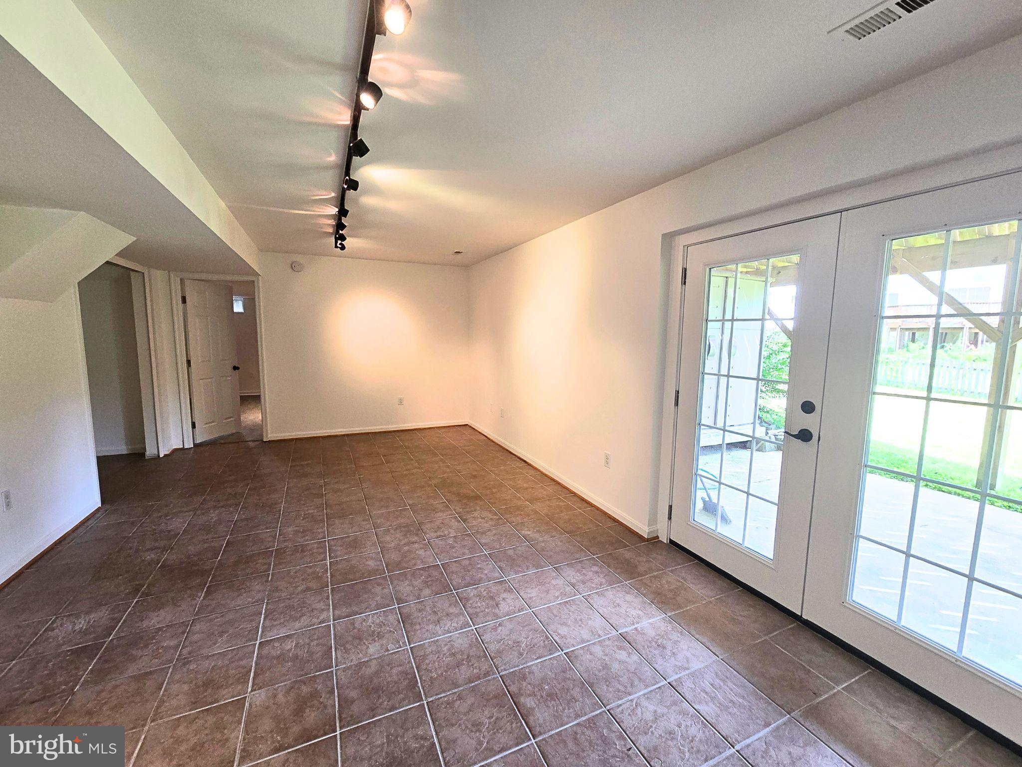 STAFFORD LAKES - Residential