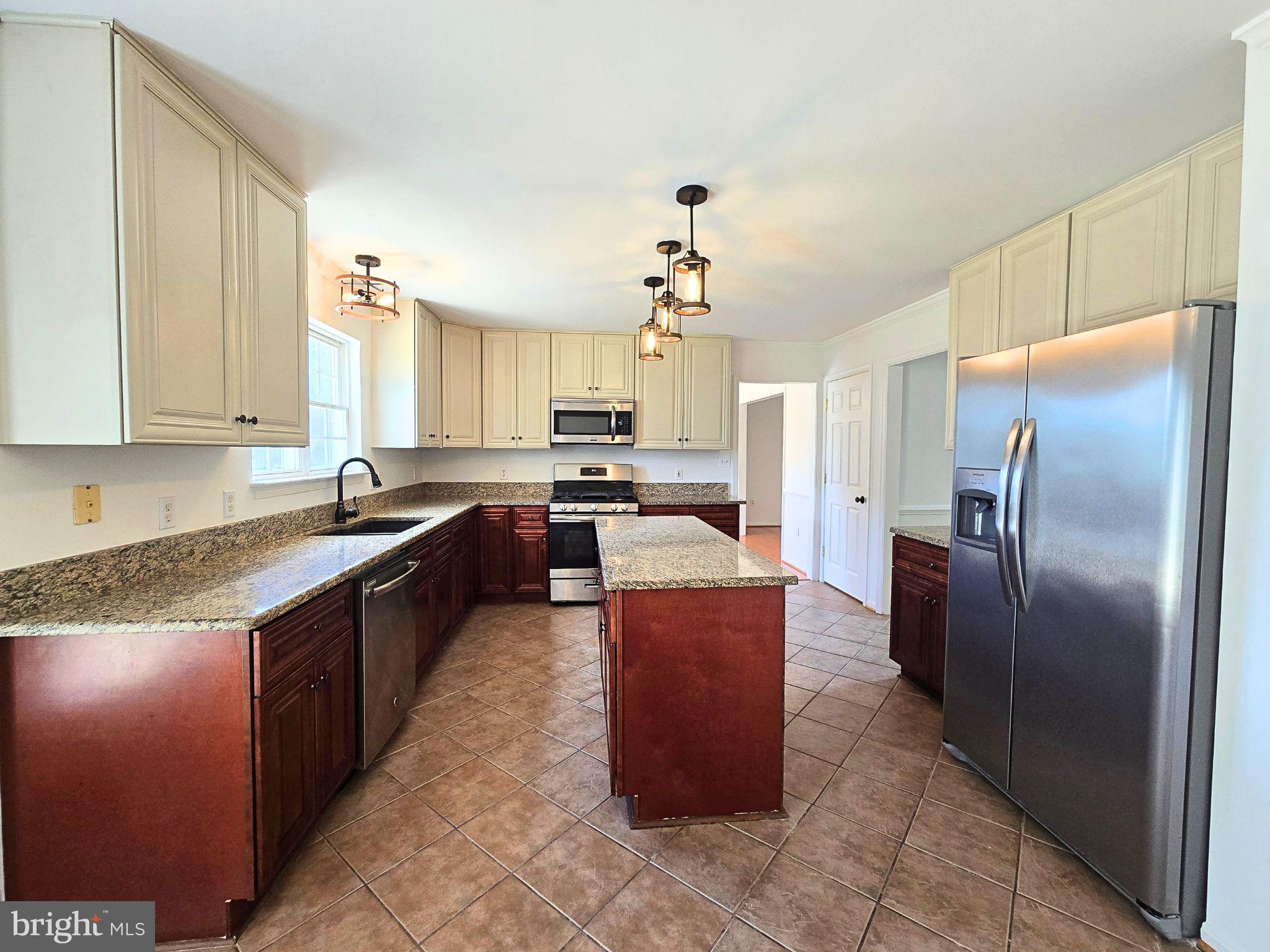 STAFFORD LAKES - Residential