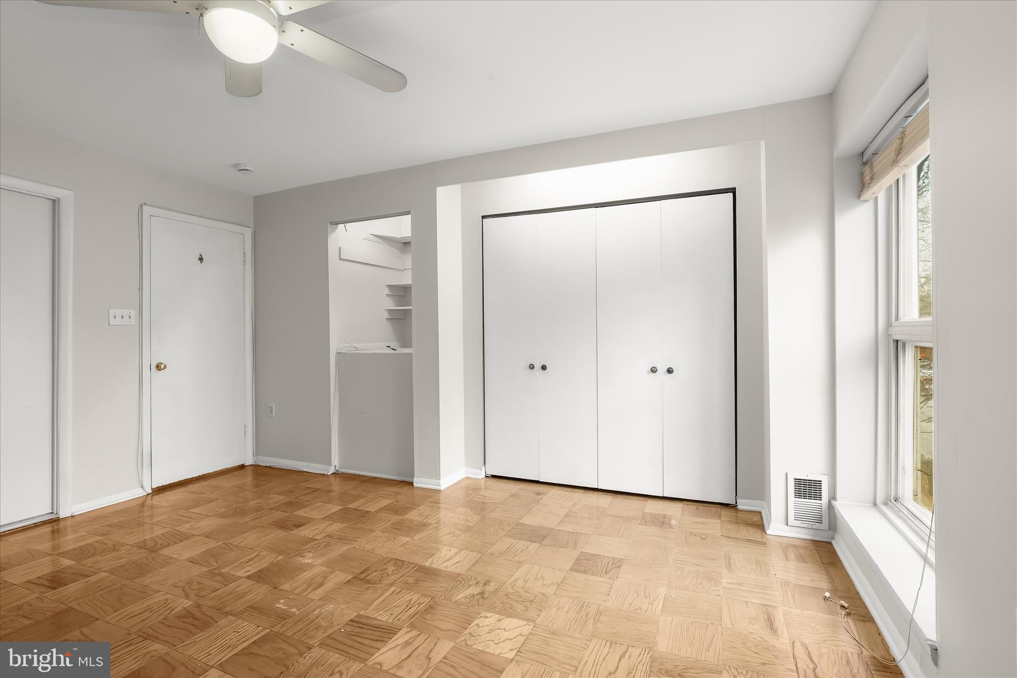 GREENBERRY WOODS - Residential