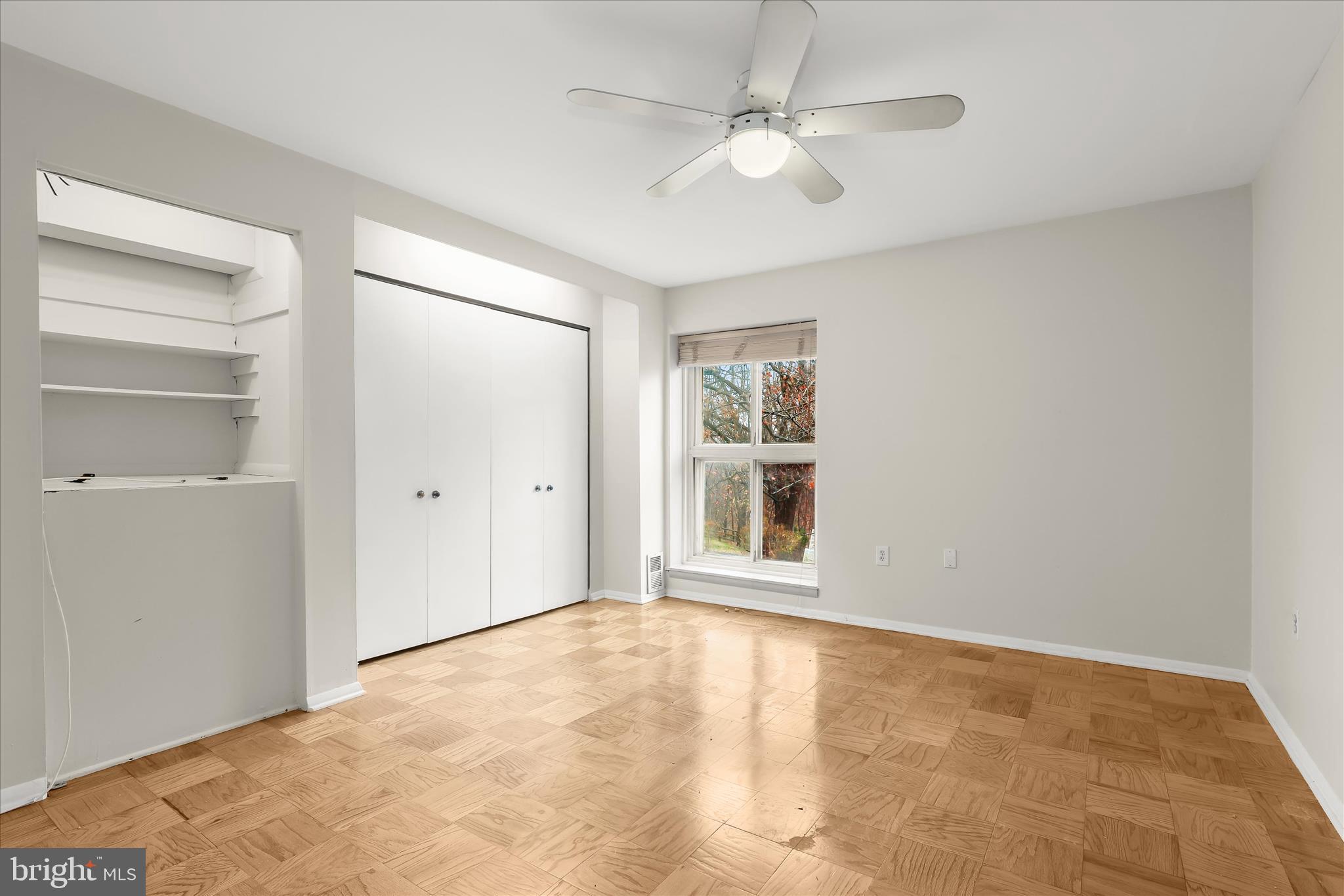 GREENBERRY WOODS - Residential