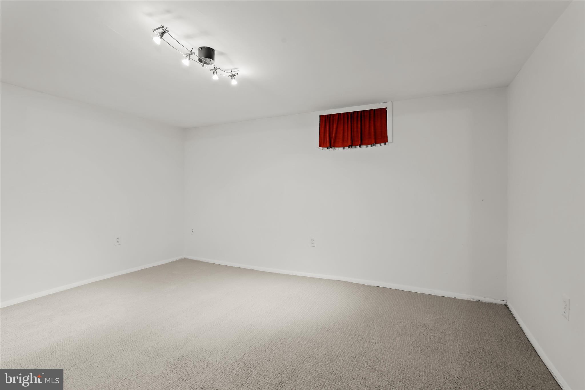 GREENBERRY WOODS - Residential